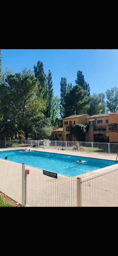 Appartement Village 7 En Residence De Vacances En Camargue アルル エクステリア 写真