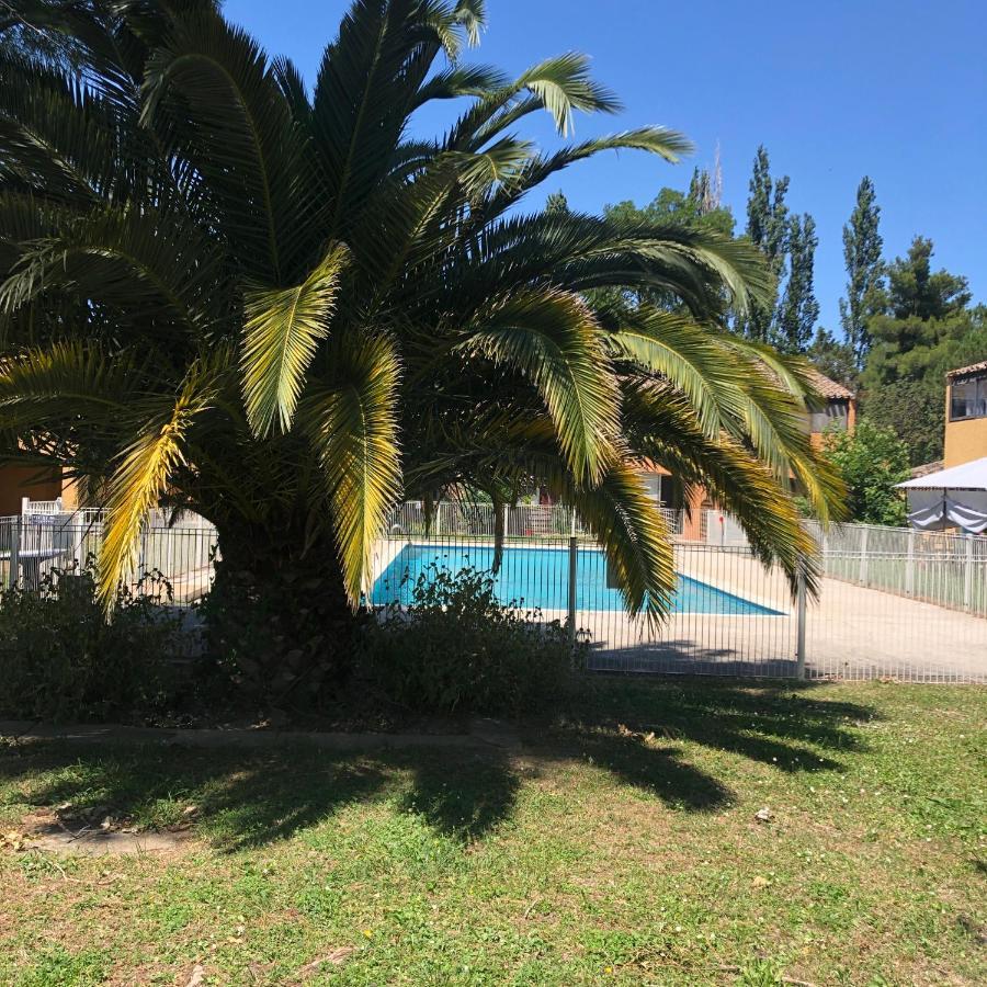 Appartement Village 7 En Residence De Vacances En Camargue アルル エクステリア 写真