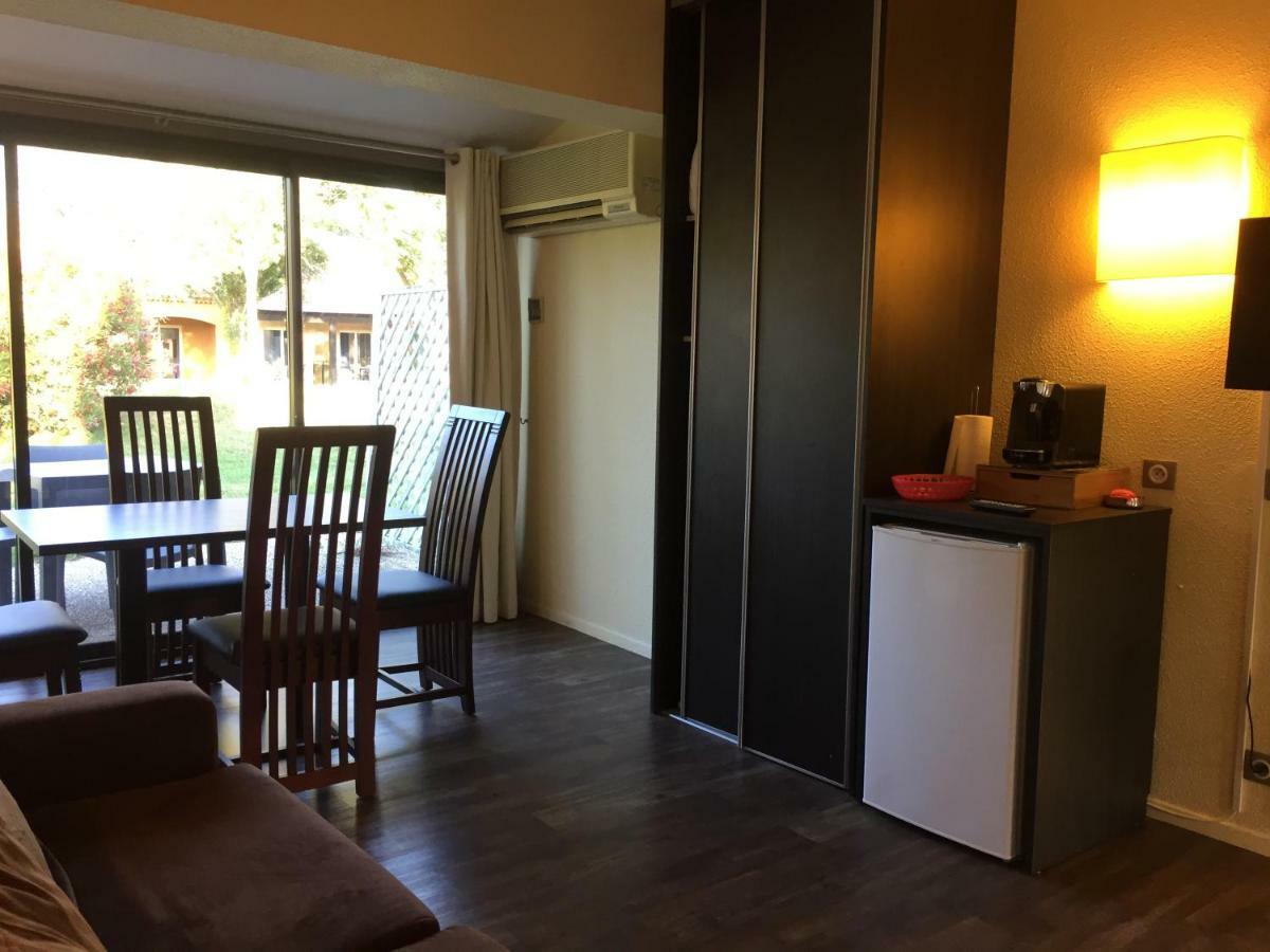 Appartement Village 7 En Residence De Vacances En Camargue アルル エクステリア 写真
