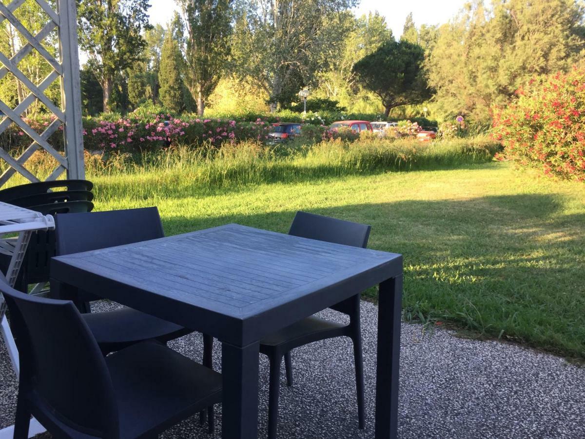 Appartement Village 7 En Residence De Vacances En Camargue アルル エクステリア 写真